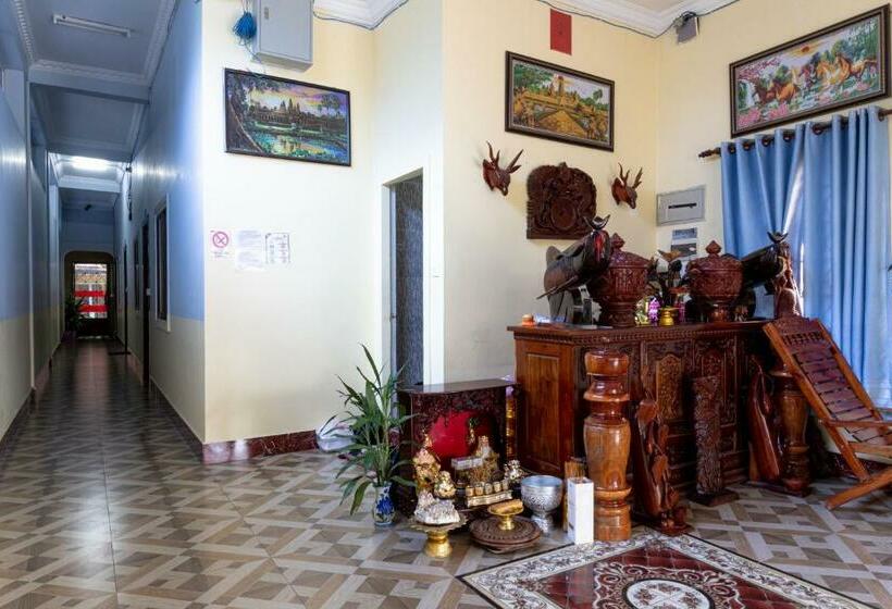 فندق Uptown Guest House