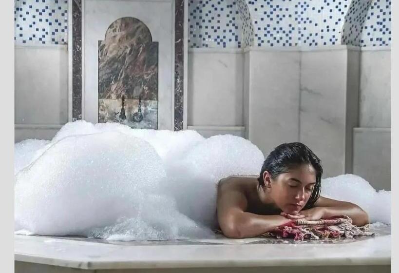 Issam Hotel & Spa Sheki