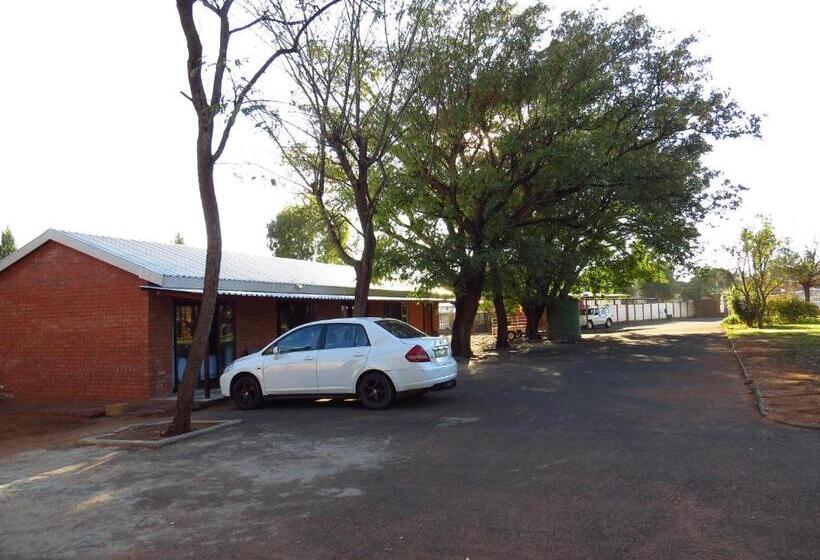 פנסיון Komrus B&b