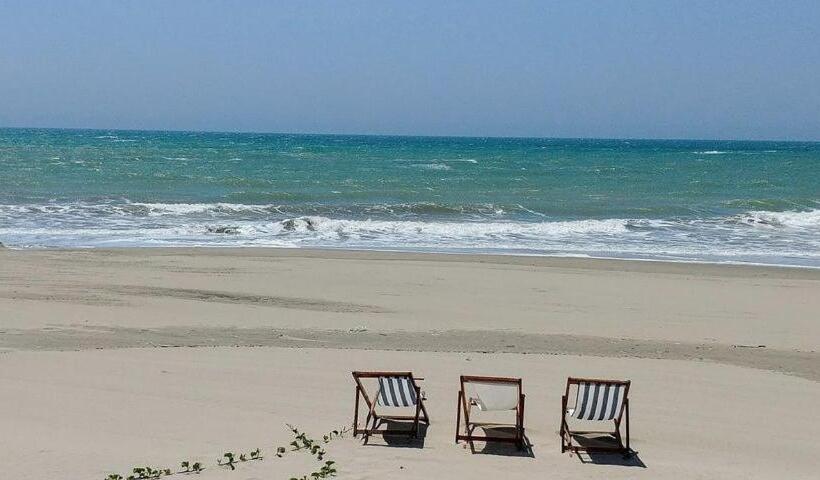 پانسیون Marcilia Beach Bungalows