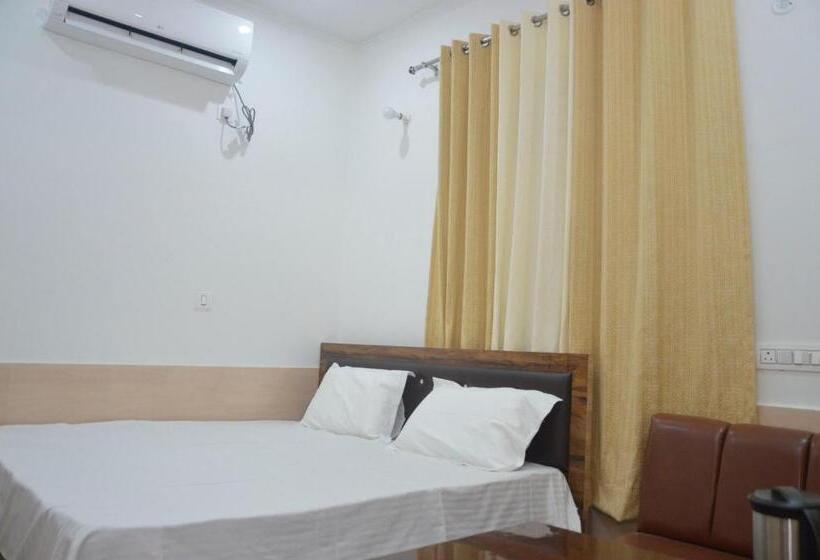 ペンション Panwar Palace