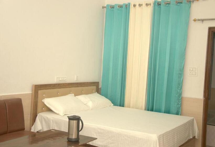 ペンション Panwar Palace