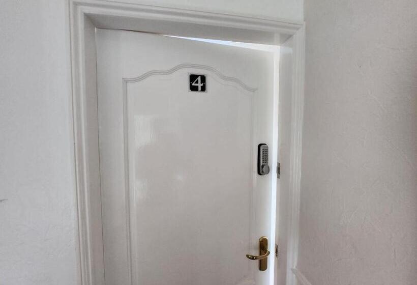 펜션 Sheldon Shared House