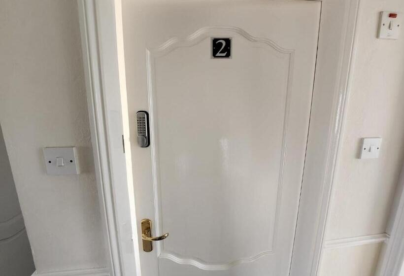 펜션 Sheldon Shared House