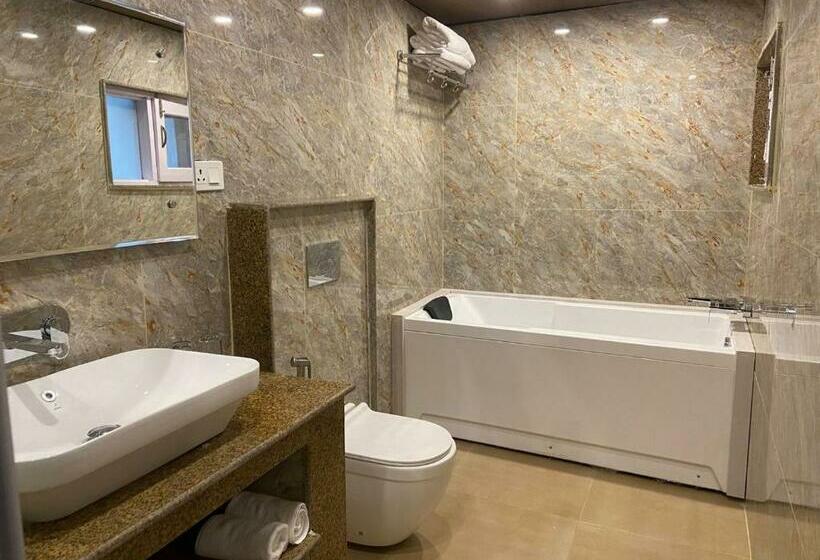 بنسيون Upani Cottages