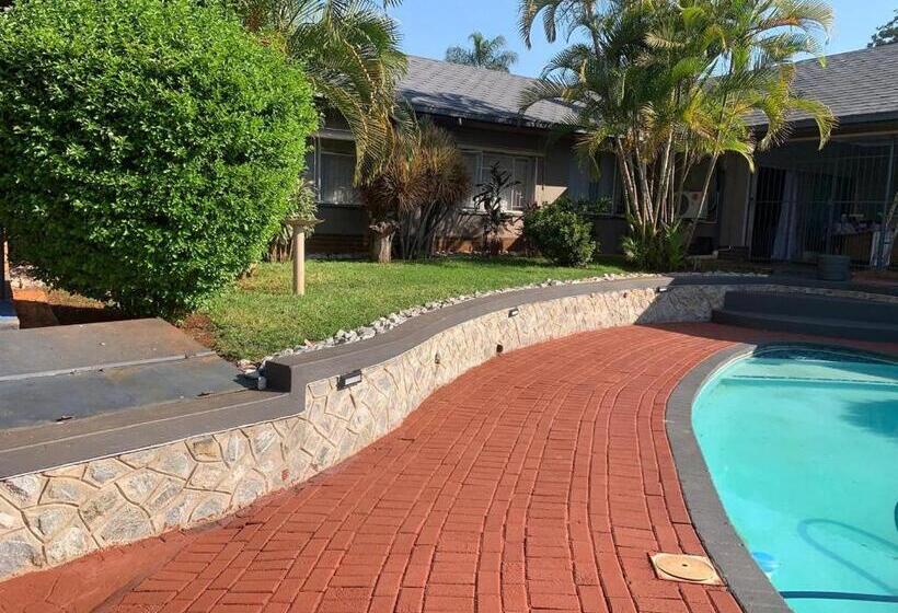 פנסיון Victoria Guest House Nyumbani