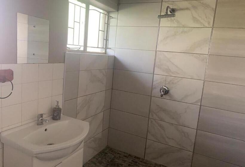 פנסיון Victoria Guest House Nyumbani