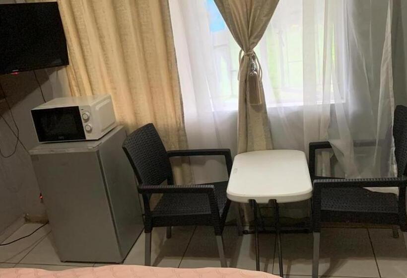 بنسيون Victoria Guest House Nyumbani