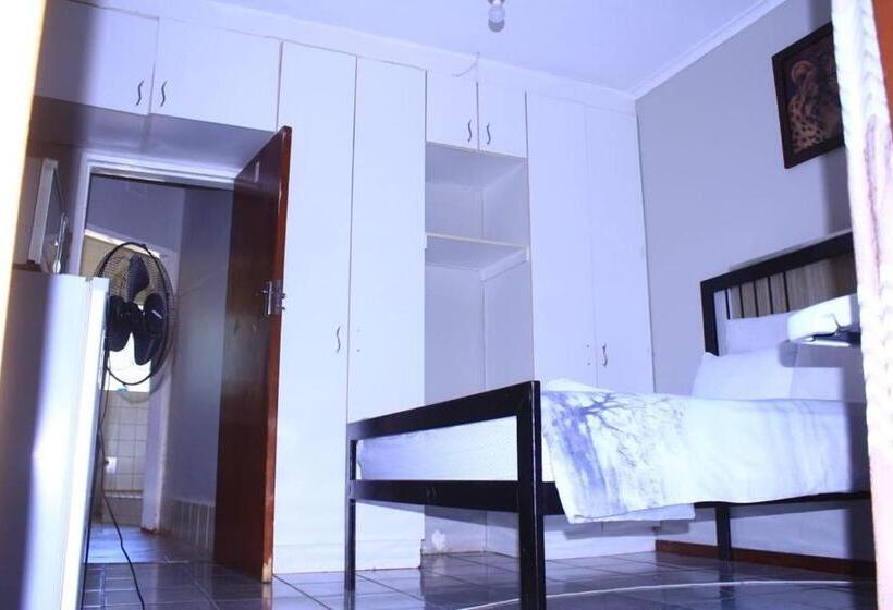بنسيون Victoria Guest House Nyumbani