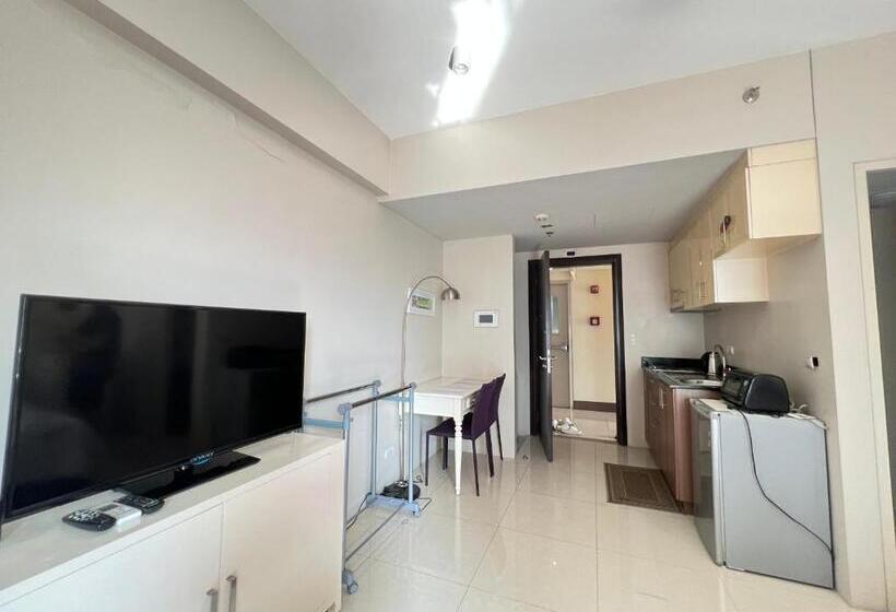 Studio Across Naia T3 W/wifi Netflix