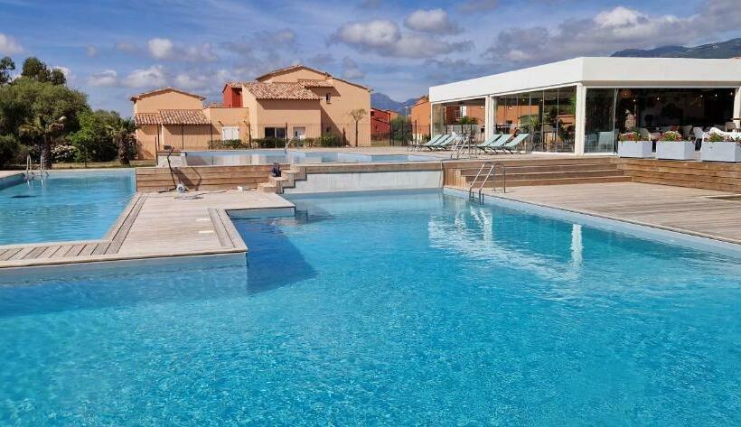 T2 4 Personnes Résidence De Vacances Avec 3 Piscines Les Hameaux De Saint Cyprien Lecci De Porto Vec