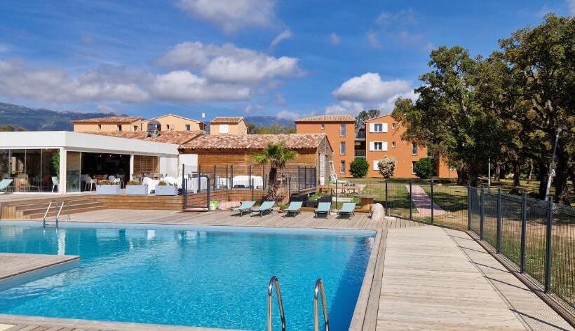 T2 4 Personnes Résidence De Vacances Avec 3 Piscines Les Hameaux De Saint Cyprien Lecci De Porto Vec