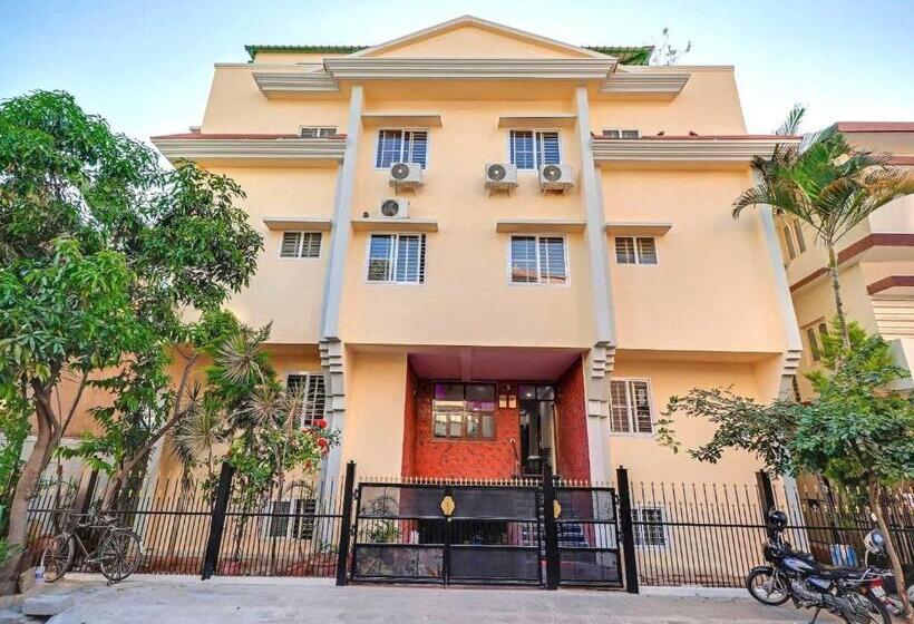 Townhouse 1226 Hotel Champion Paradise