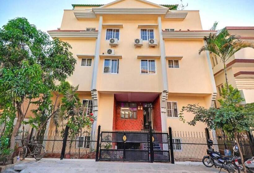 Townhouse 1226 Hotel Champion Paradise