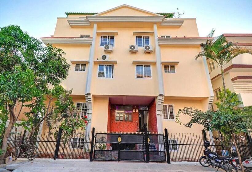 Townhouse 1226 Hotel Champion Paradise