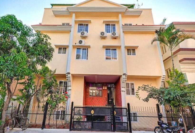 Townhouse 1226 Hotel Champion Paradise