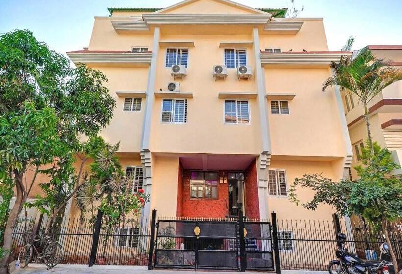 Townhouse 1226 Hotel Champion Paradise