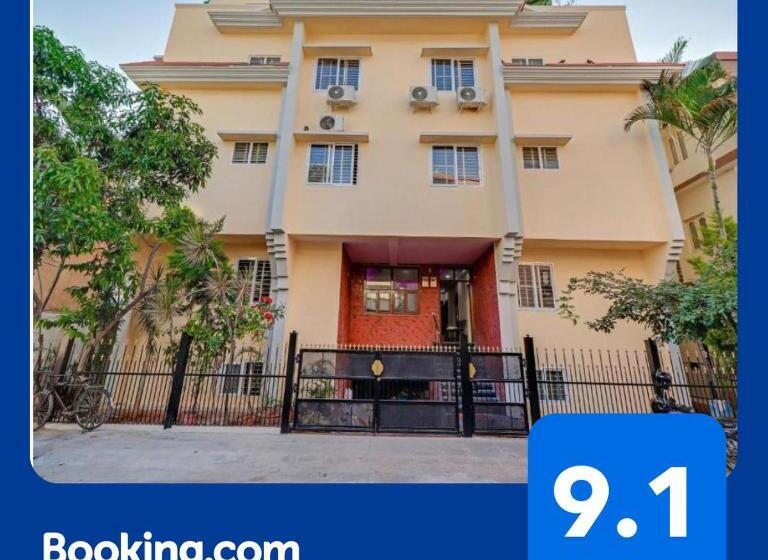 Townhouse 1226 Hotel Champion Paradise