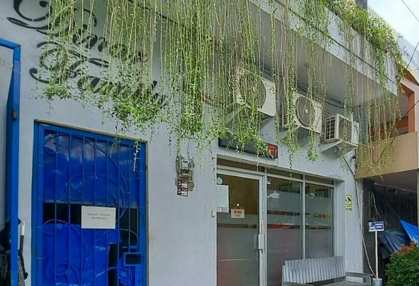 호스텔 Dinar Family