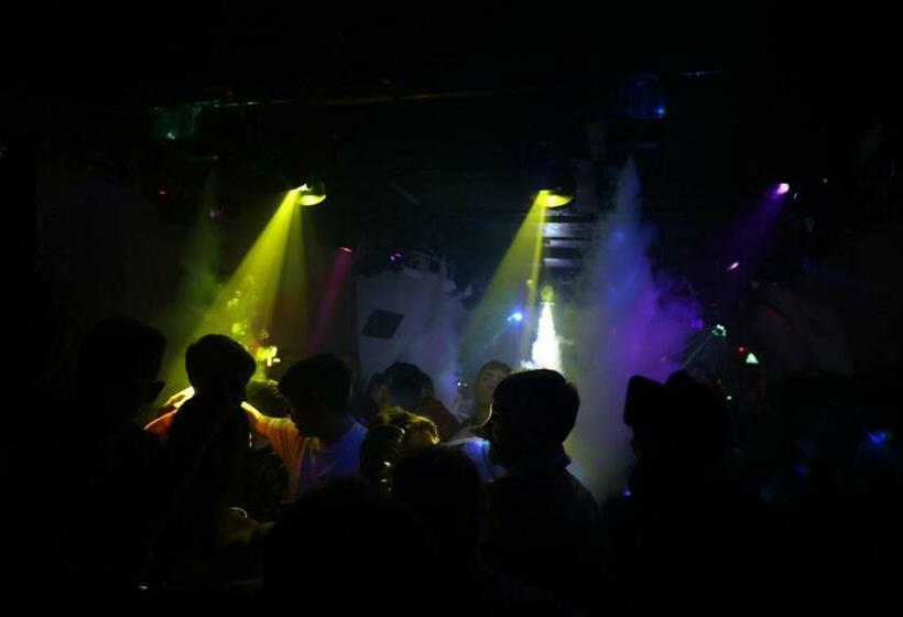 هاستل The Killarney Grand