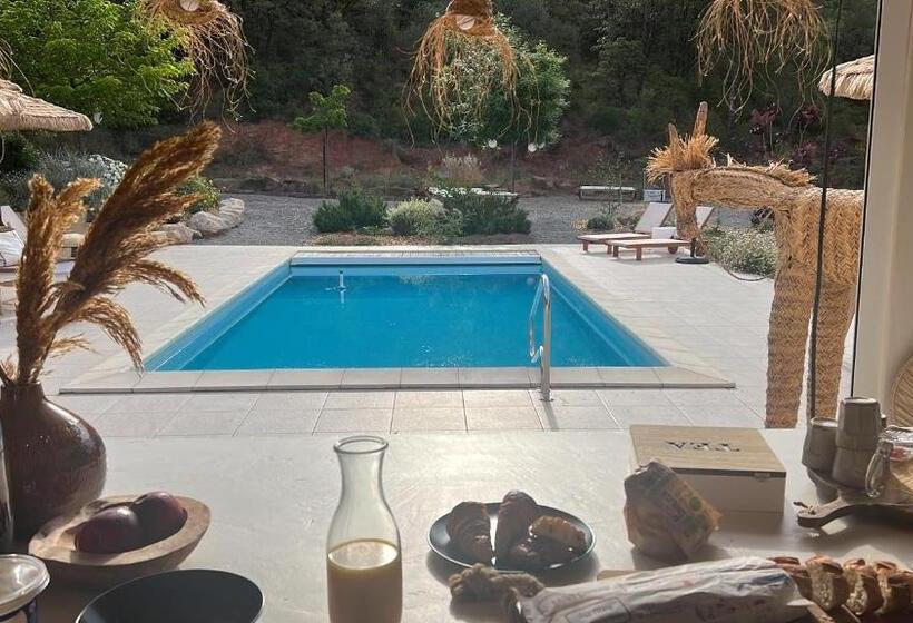 مبيت وإفطار Casa Bukit Gites