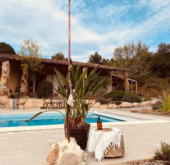 مبيت وإفطار Casa Bukit Gites