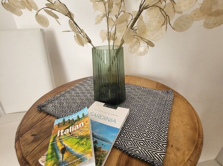 تختخواب و صبحانه Living Cagliari Marina