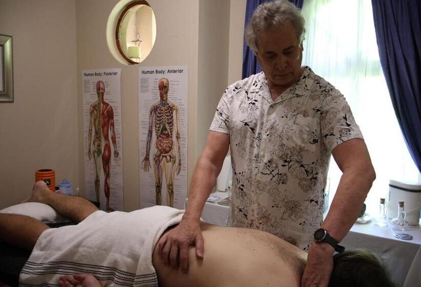 민박 Mind Body Soul Guesthouse On Featherbrooke Estate, Krugersdorp, South Africa