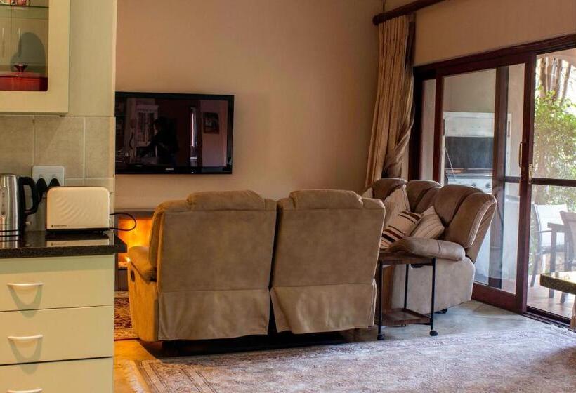 민박 Mind Body Soul Guesthouse On Featherbrooke Estate, Krugersdorp, South Africa