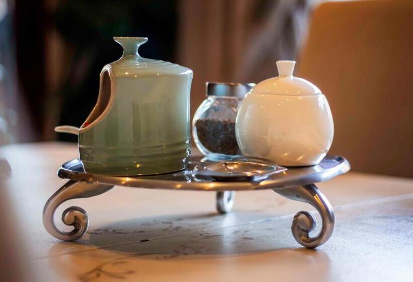 민박 Mind Body Soul Guesthouse On Featherbrooke Estate, Krugersdorp, South Africa