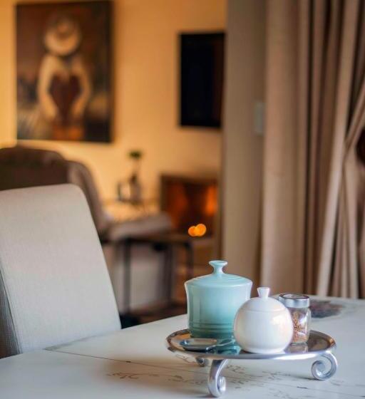 민박 Mind Body Soul Guesthouse On Featherbrooke Estate, Krugersdorp, South Africa