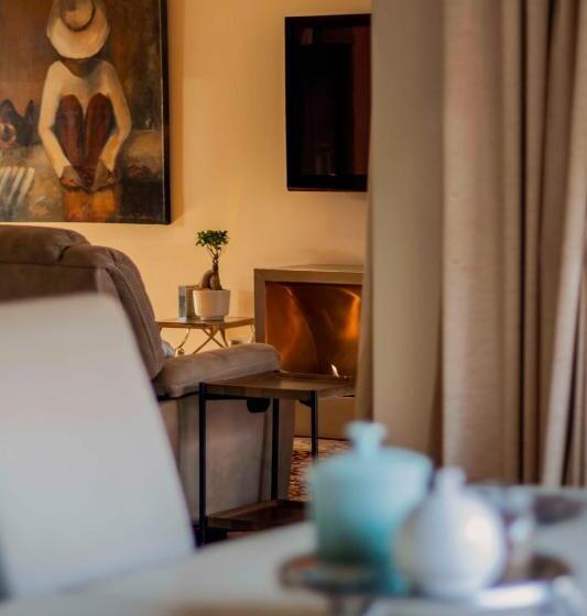 민박 Mind Body Soul Guesthouse On Featherbrooke Estate, Krugersdorp, South Africa