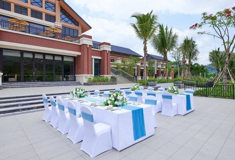 בית מלון כפרי Four Points By Sheraton Hainan, Qiongzhong