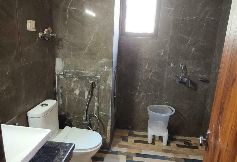 هتل Galaxy Luxuria , Manali