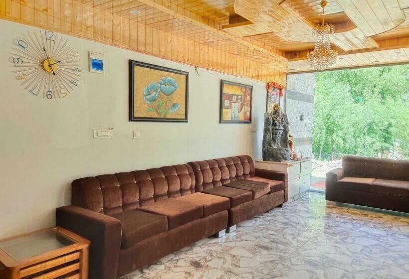 هتل Galaxy Luxuria , Manali