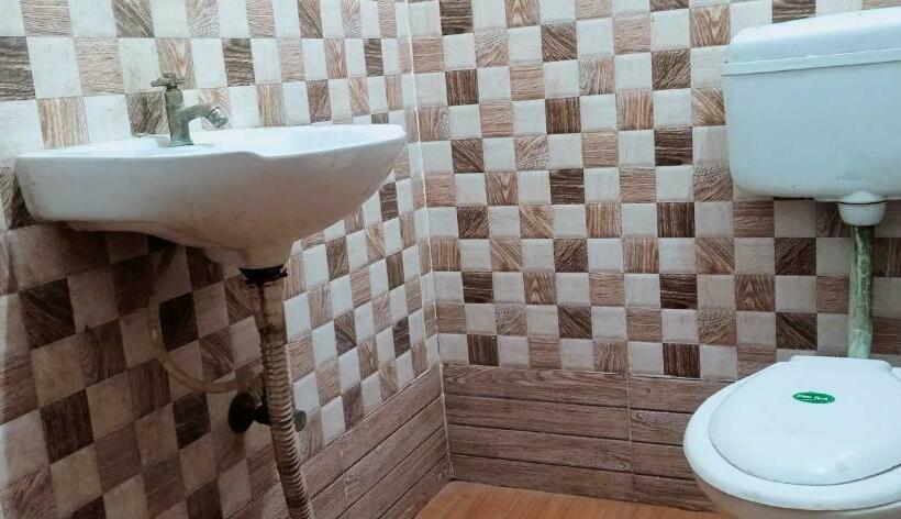 Отель Oyo 81298  Galaxy