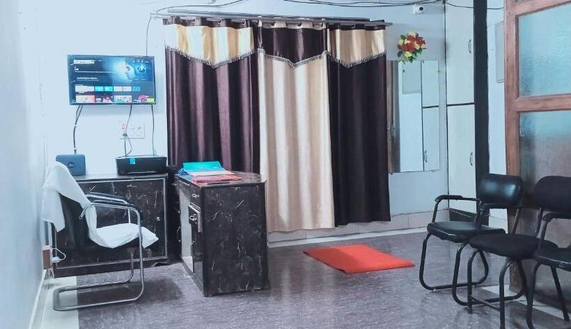 Отель Oyo 81298  Galaxy