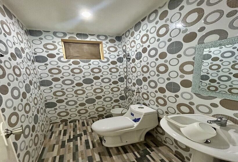 فندق Oyo 971 Liza Lodge