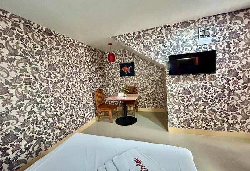 فندق Oyo 971 Liza Lodge