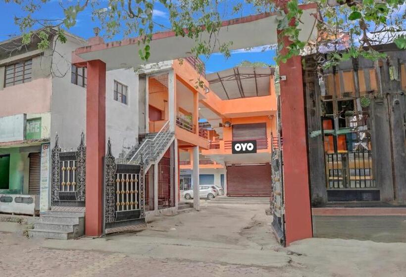 בית מלון כפרי Oyo Flagship 81389  Siddhi Vinayak