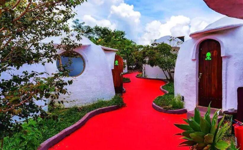 Отель Espaço Naves Lunazen