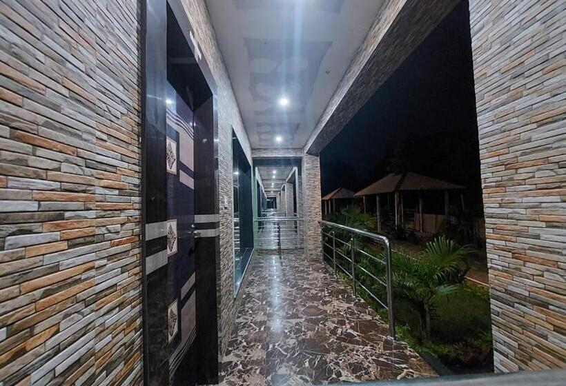 Hotel Royal Gitanjali Resort