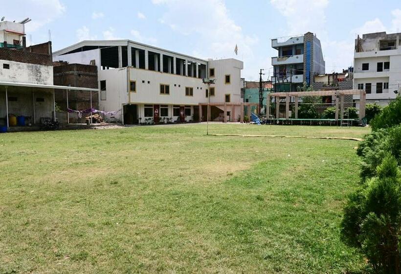 Отель The Lalit  And Restaurant, Bhopal