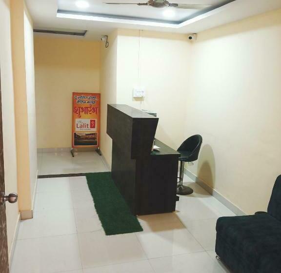 Отель The Lalit  And Restaurant, Bhopal