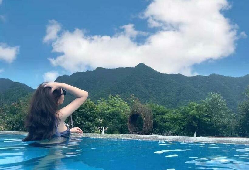 בית מלון כפרי Avatar Mountain Resort