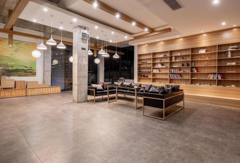 בית מלון כפרי Avatar Mountain Resort