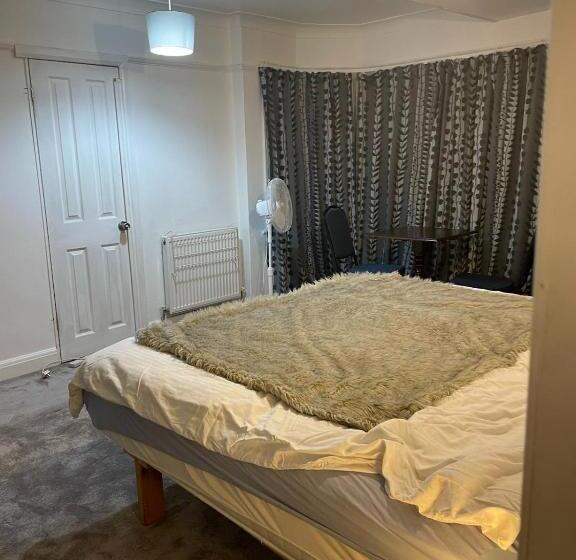 膳宿费 Edgware Rooms