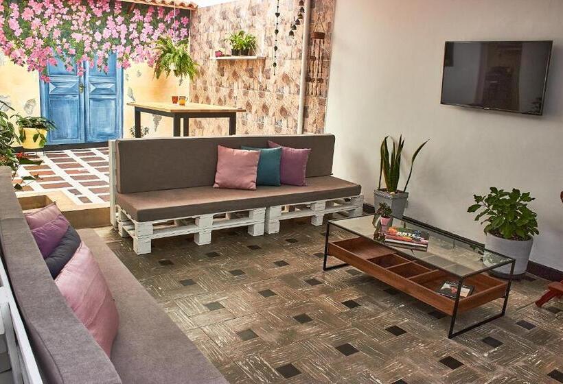 Pensión Hostal Astroblue