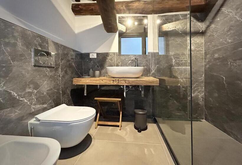 پانسیون New Moon Rooms