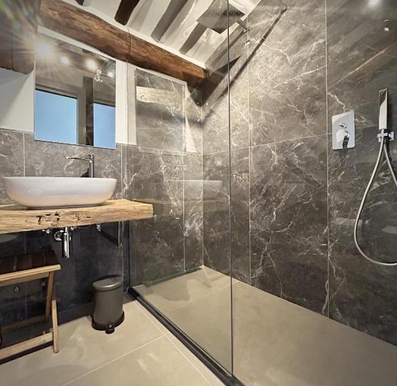 پانسیون New Moon Rooms